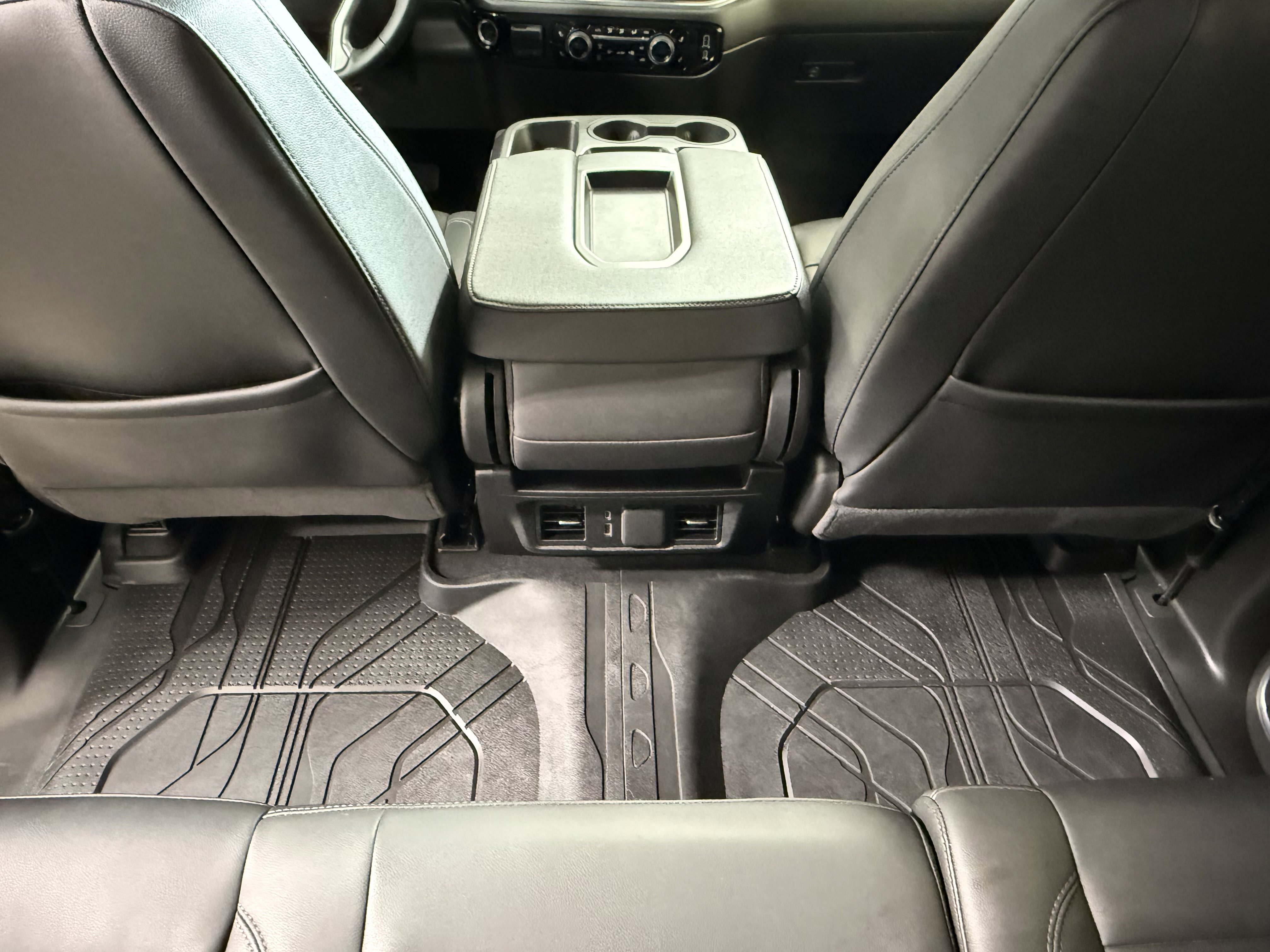 Used 2025 Chevrolet Silverado 1500 LT w/ Leather Package AWD/4WD image 17
