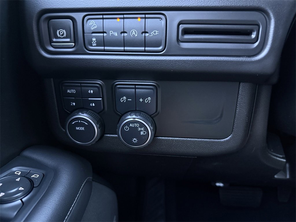 Used 2021 Chevrolet Tahoe Z71 image 27