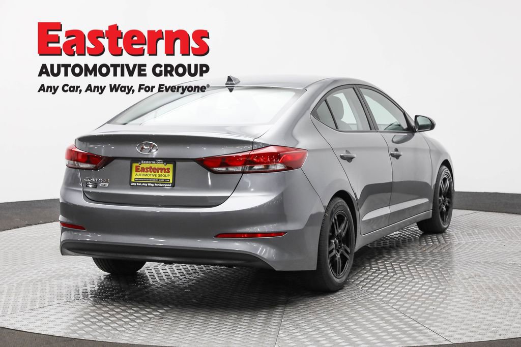 Used 2017 Hyundai Elantra SE w/ Cargo Package image 5