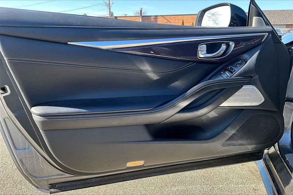 Used 2017 INFINITI Q60 3.0t Sport image 14