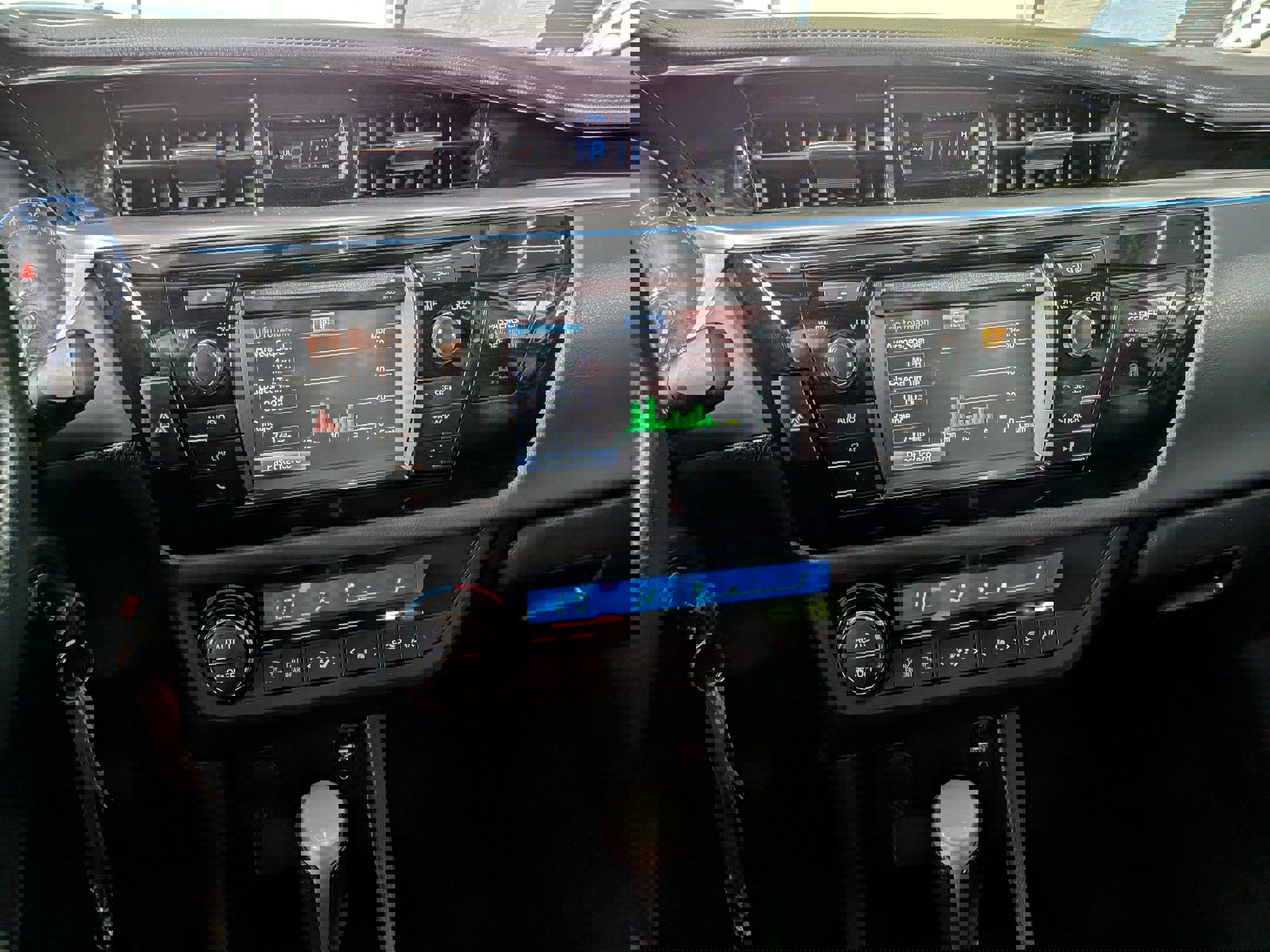 Used 2016 Toyota Corolla S image 19