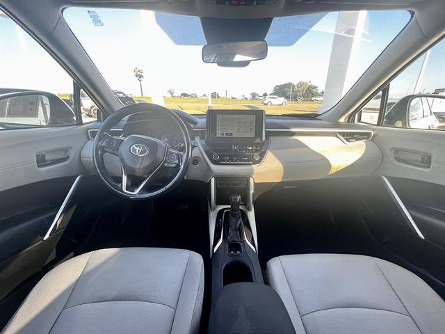 Used 2023 Toyota Corolla Cross LE FWD image 16