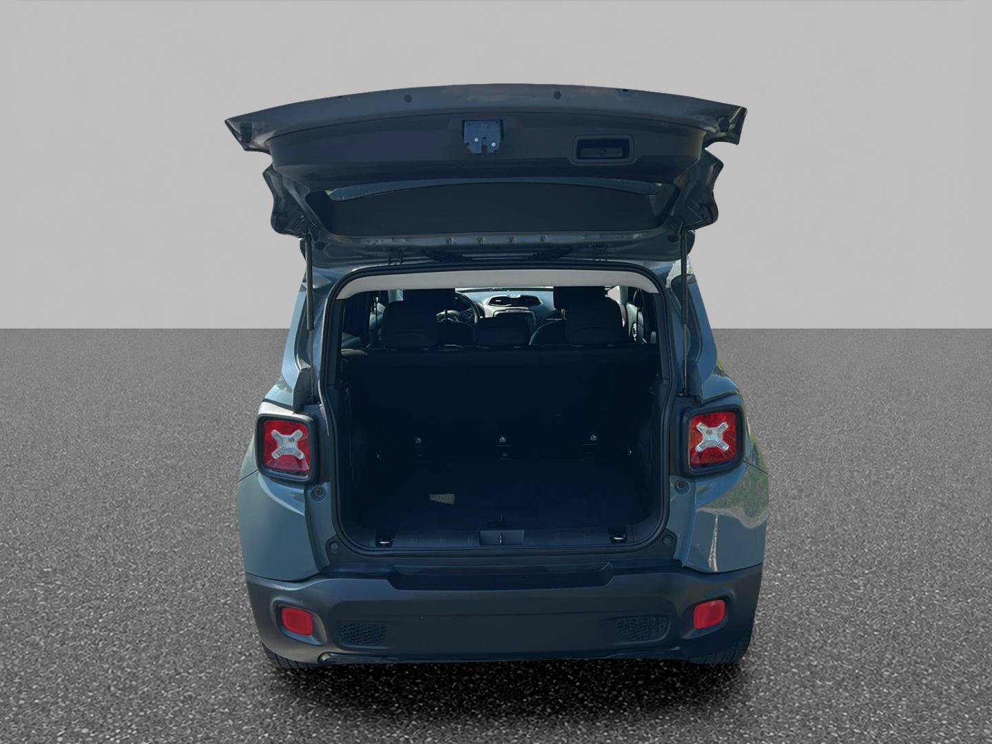 Used 2018 Jeep Renegade Altitude FWD image 9