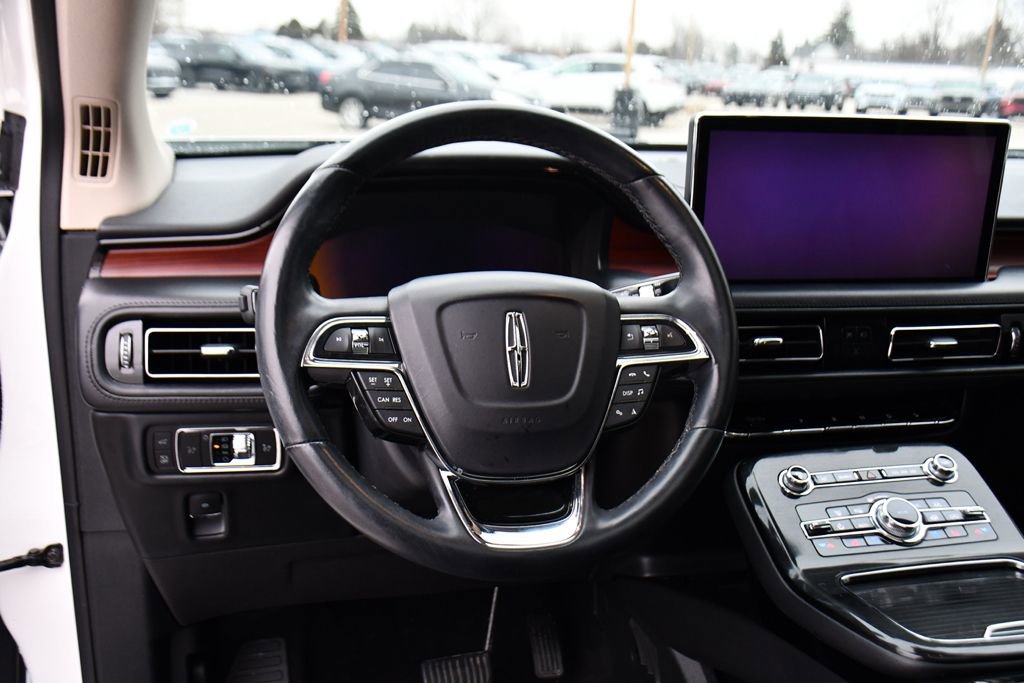 Used 2023 Lincoln Nautilus Reserve image 12