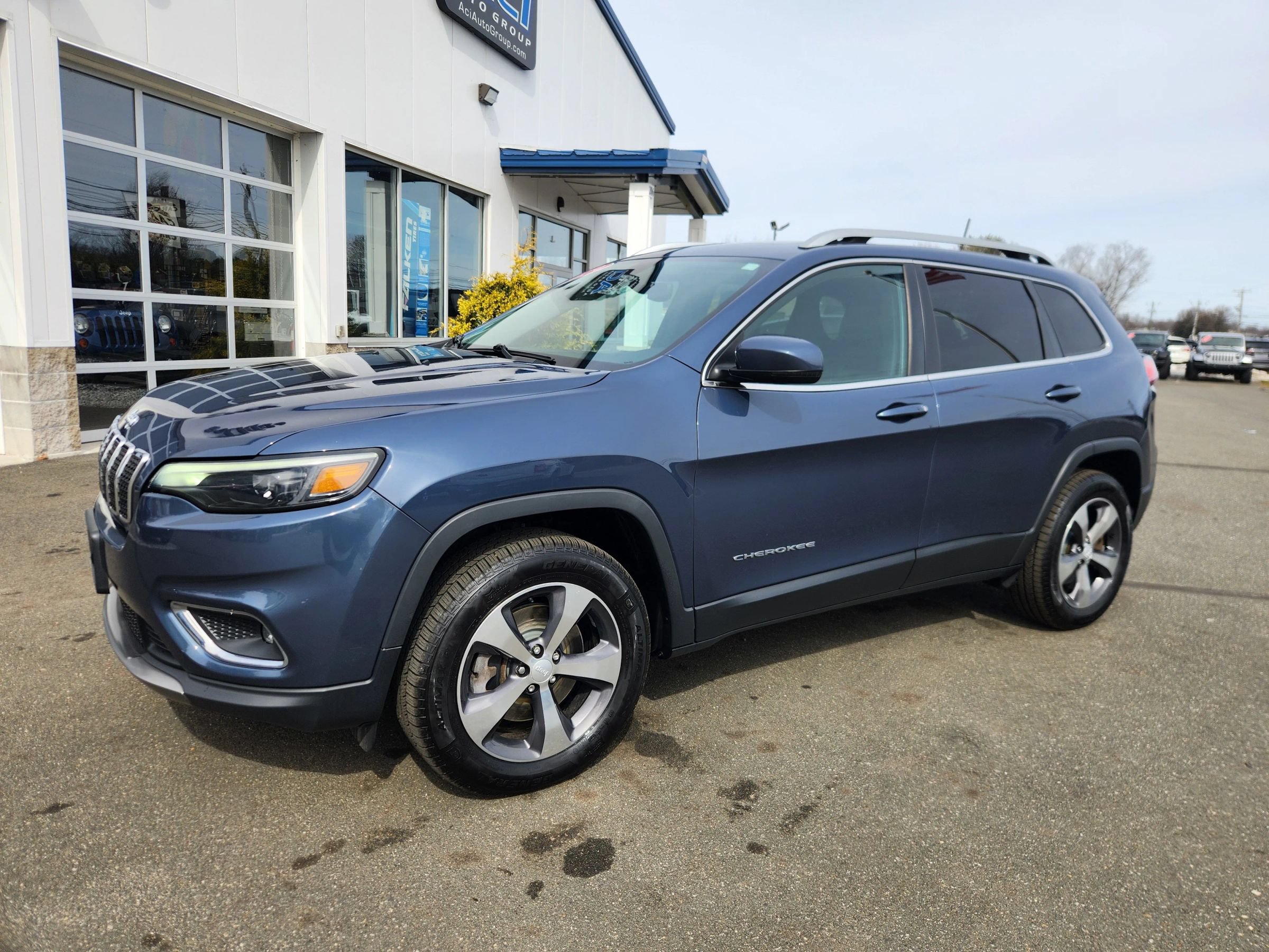 Used 2019 Jeep Cherokee Limited AWD/4WD image 7