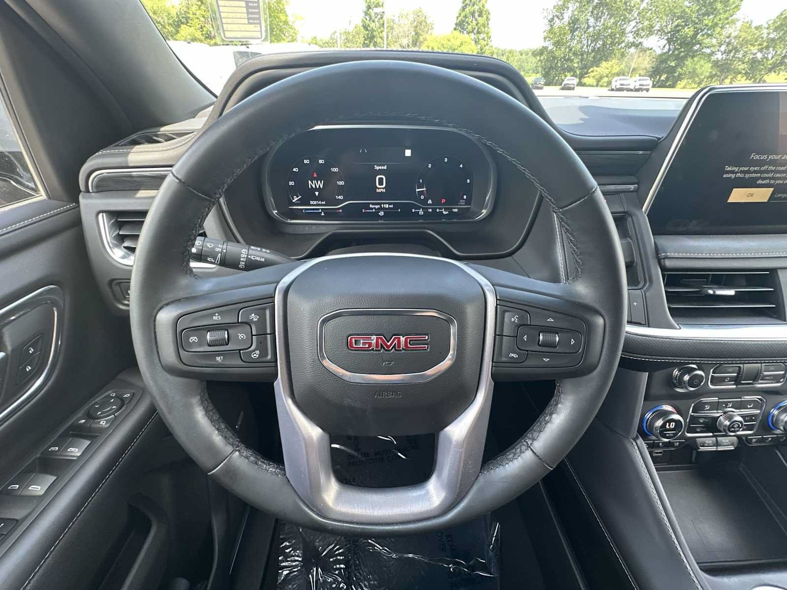 Used 2023 GMC Yukon SLT w/ SLT Luxury Package RWD image 25