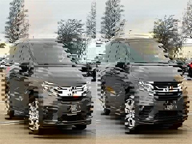 Used 2019 Honda Odyssey LX image 2