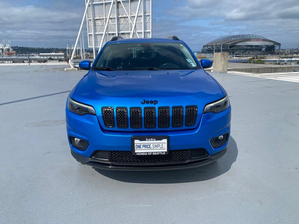 Used 2020 Jeep Cherokee Latitude Plus AWD/4WD image 3