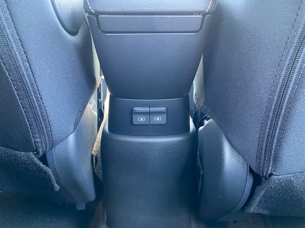 New 2025 Nissan Kicks Play S image 18