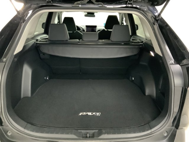 Used 2024 Toyota RAV4 LE AWD/4WD image 8