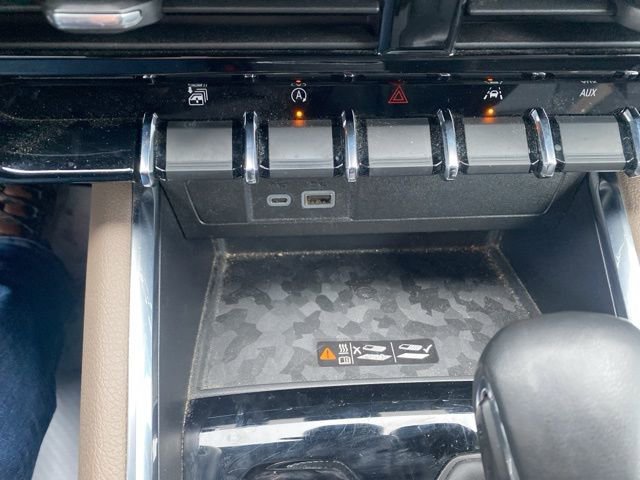 Used 2023 GMC Canyon Denali w/ Denali Black Edition image 15