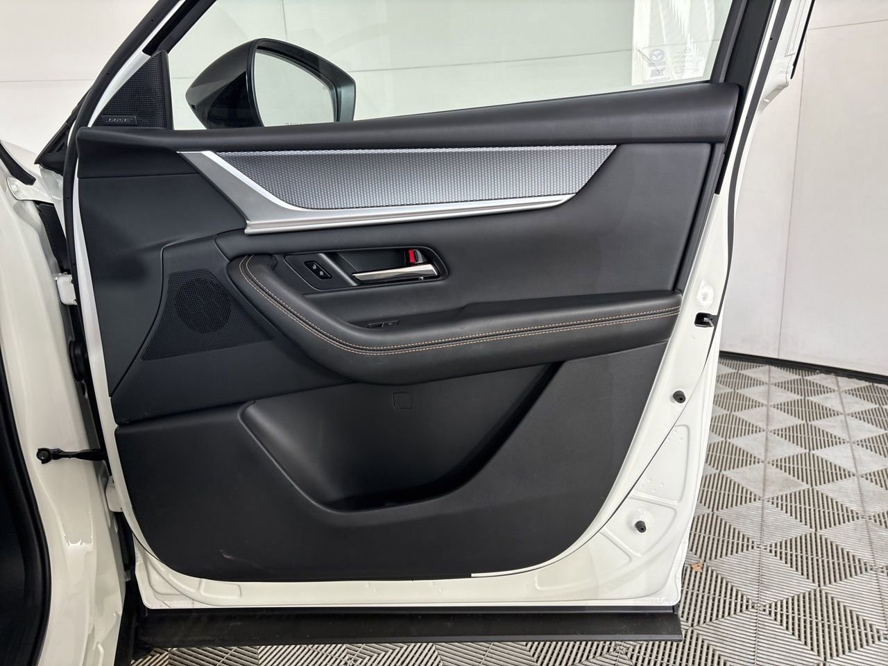 Used 2025 MAZDA CX-90 Plug-In Hybrid w/Premium Sport image 25