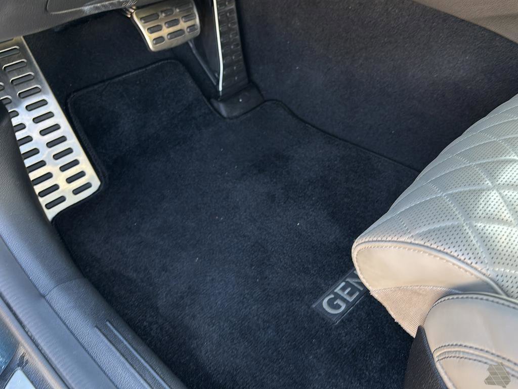 Used 2023 Genesis G70 3.3T w/ Sport Prestige Package image 18