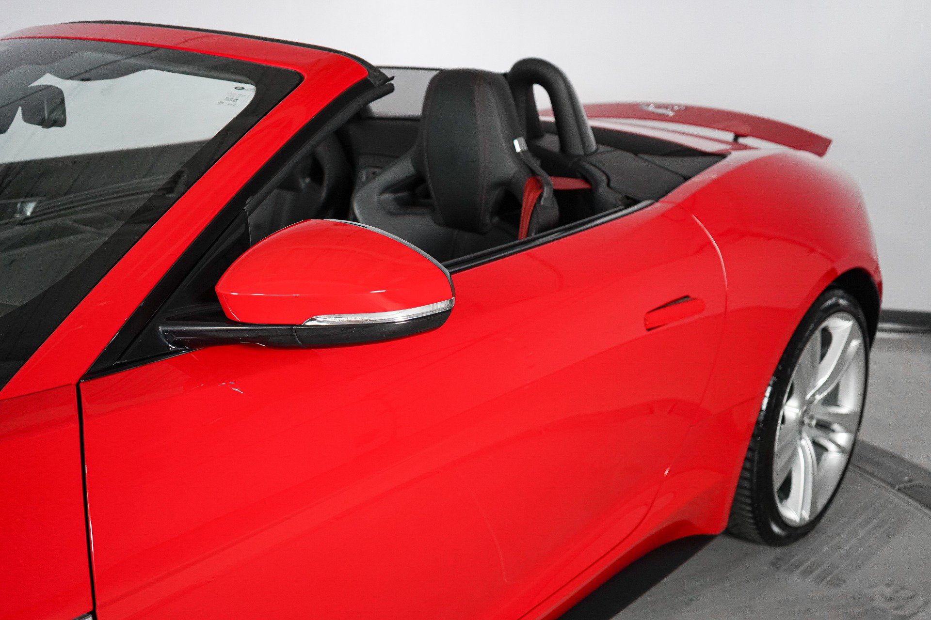 Used 2014 Jaguar F-TYPE S RWD image 2