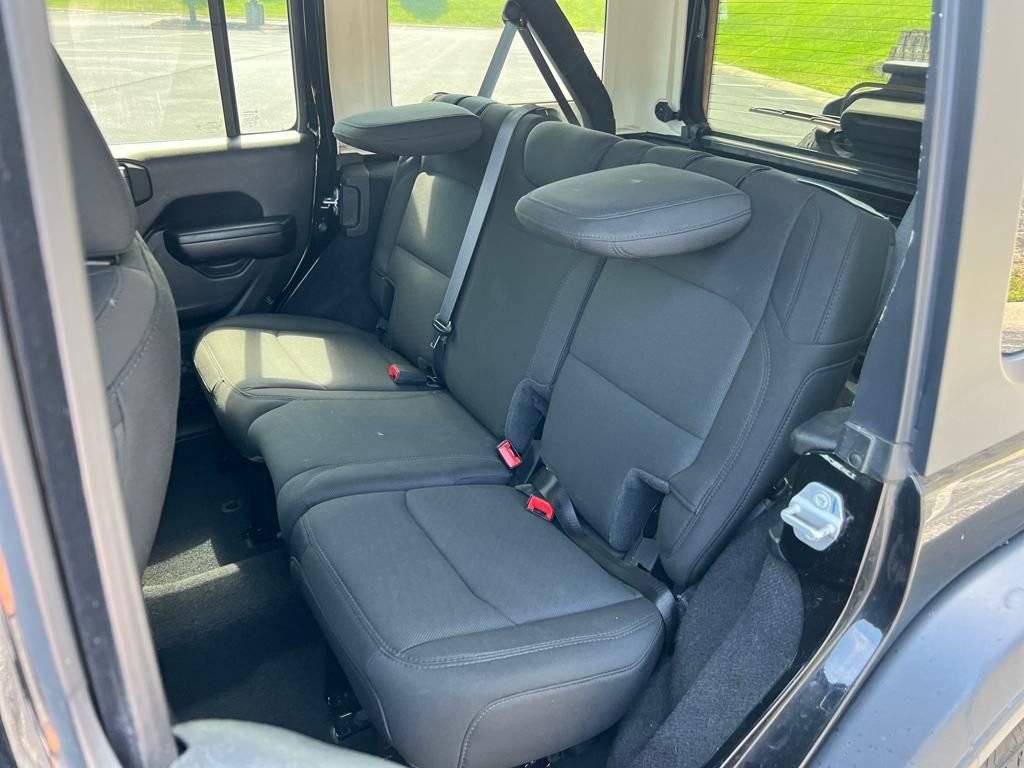 Used 2021 Jeep Wrangler Unlimited Sport image 20
