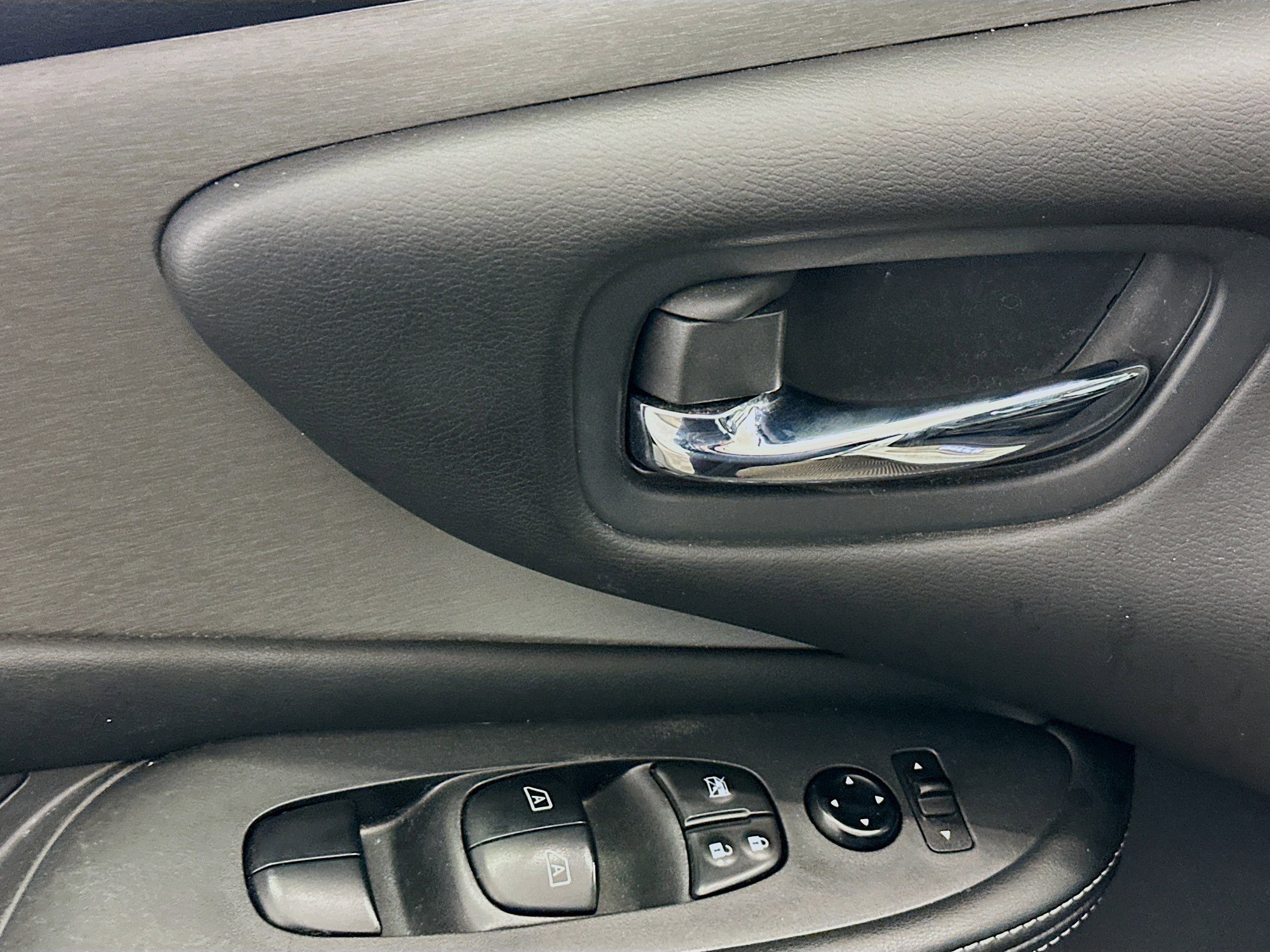 Used 2023 Nissan Murano SV w/ SV Midnight Edition Package image 15