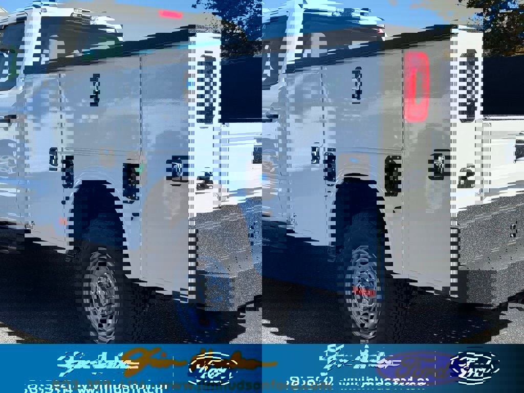 New 2026 Ford F250 XL w/ XL Chrome Package image 4