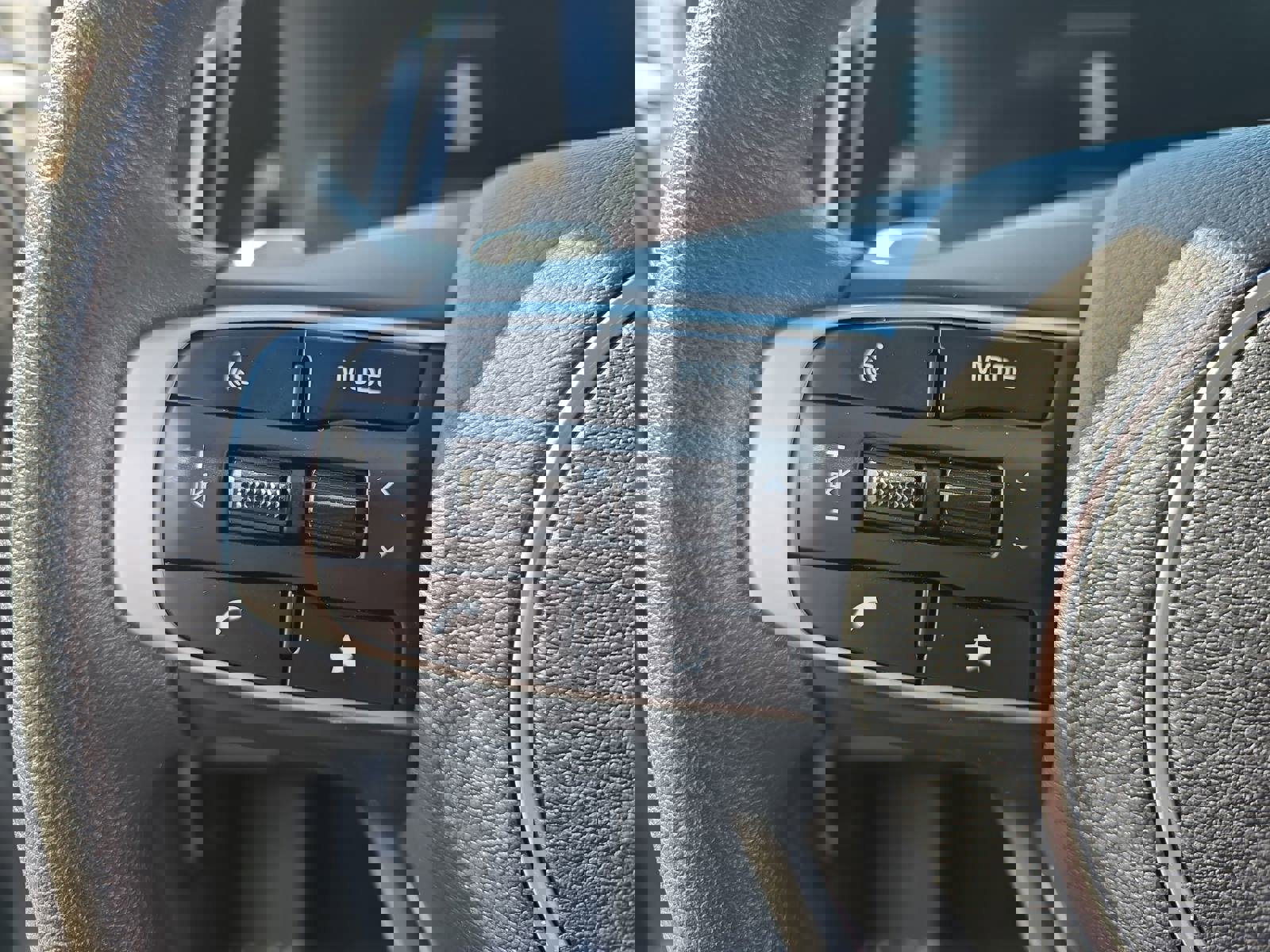 Used 2025 Kia Sportage LX image 18