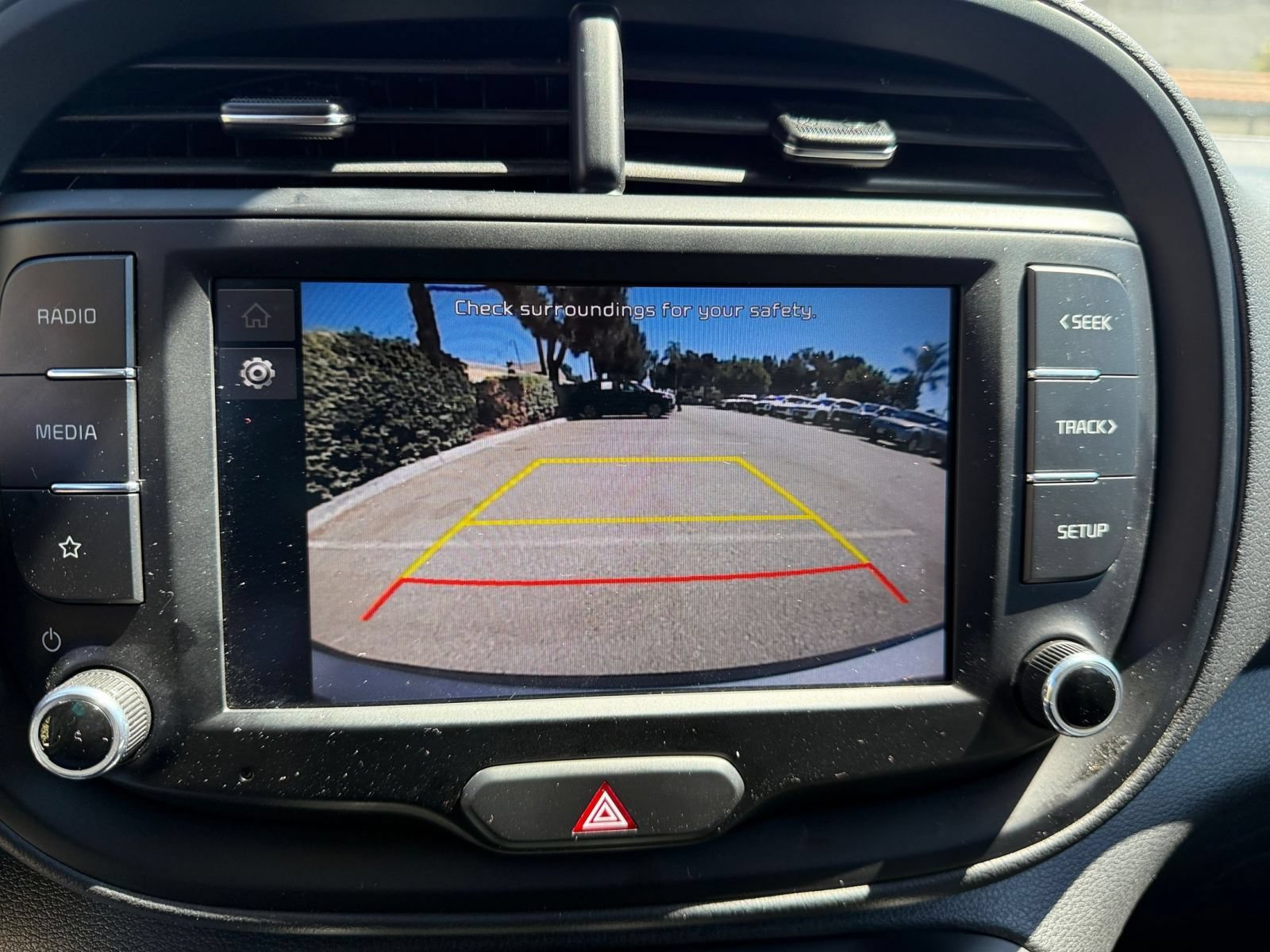 Used 2025 Kia Soul LX w/ LX Technology Package FWD image 20