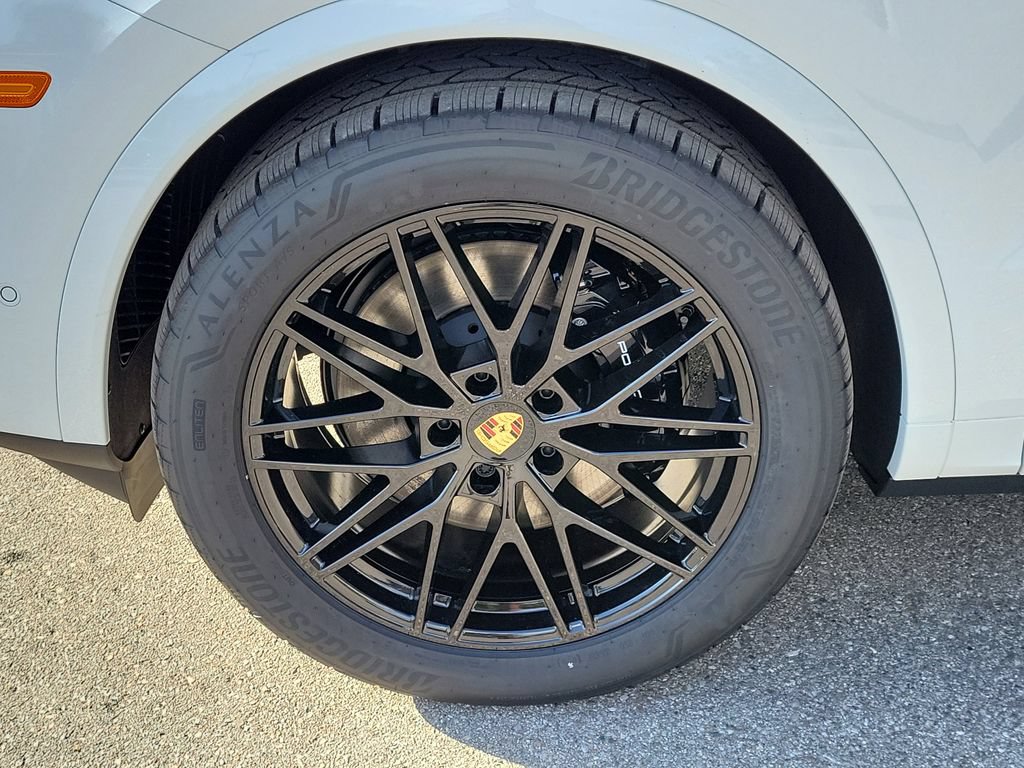 New 2026 Porsche Cayenne Coupe AWD/4WD image 12