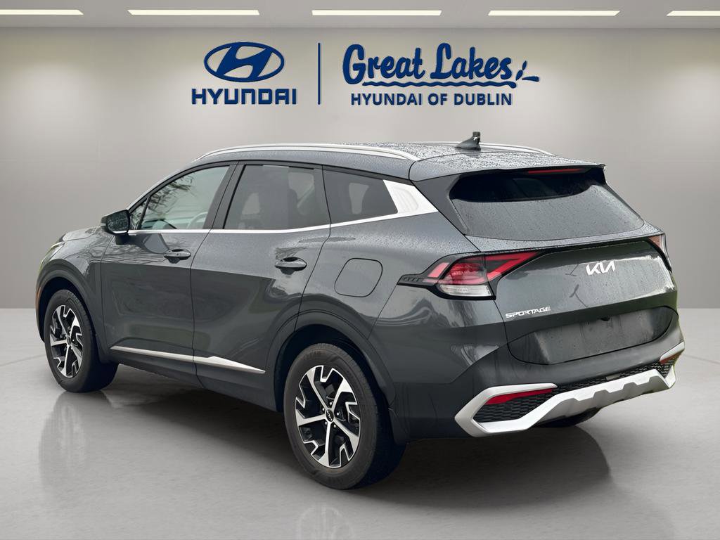 Used 2023 Kia Sportage EX image 3