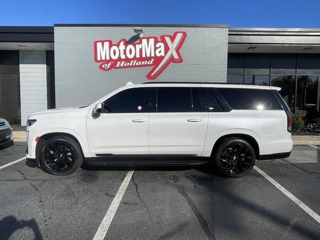 Used 2022 Cadillac Escalade ESV Sport Platinum w/ LPO, ONYX Package image 1