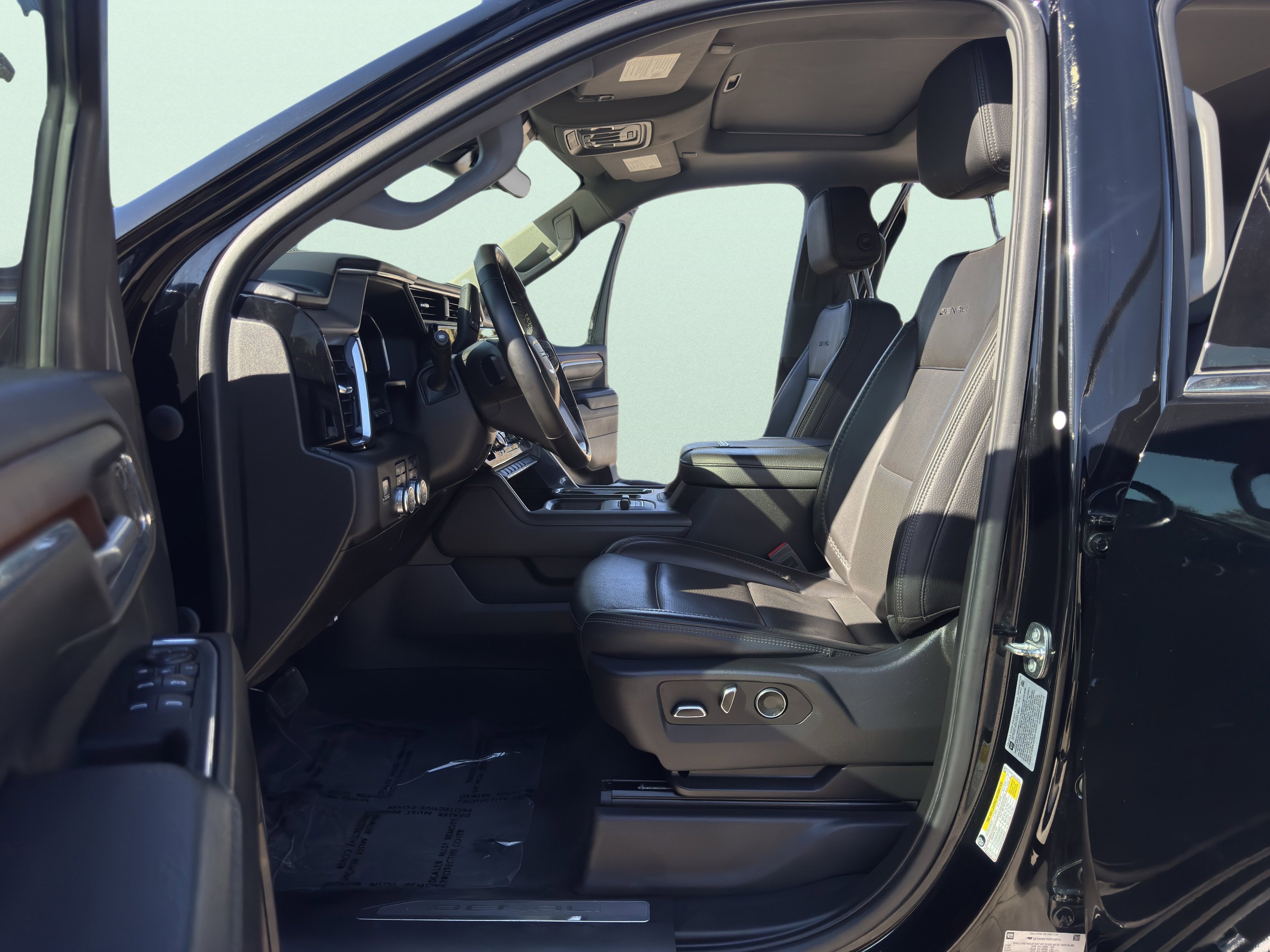 Used 2024 GMC Sierra 3500 Denali w/ Denali Reserve Package image 34