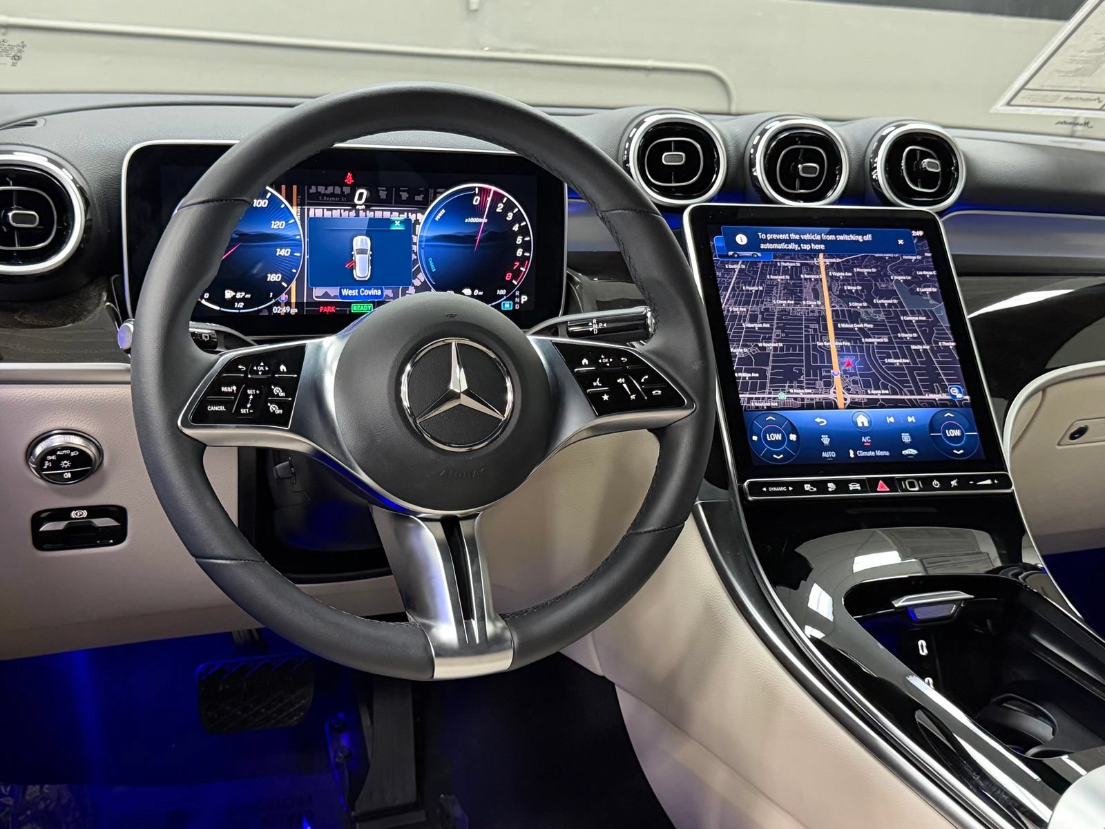 Used 2025 Mercedes-Benz GLC 350e 4MATIC image 37