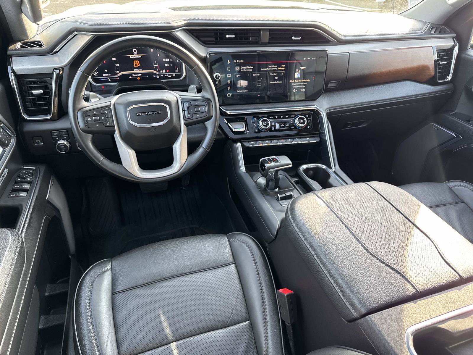 Used 2024 GMC Sierra 1500 Denali w/ Denali Reserve Package AWD/4WD image 2