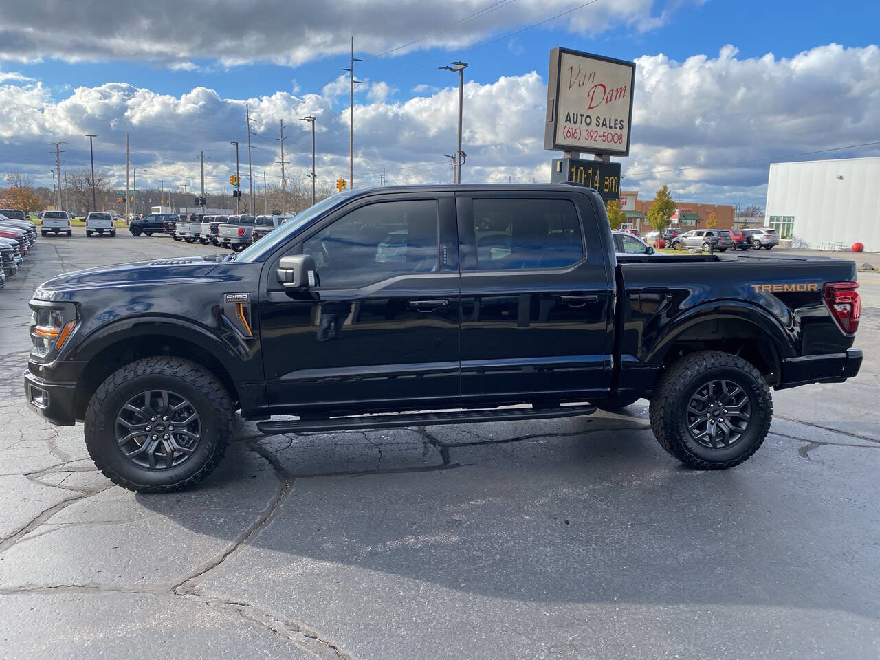 Used 2024 Ford F150 Tremor w/ Bed Utility Package image 6