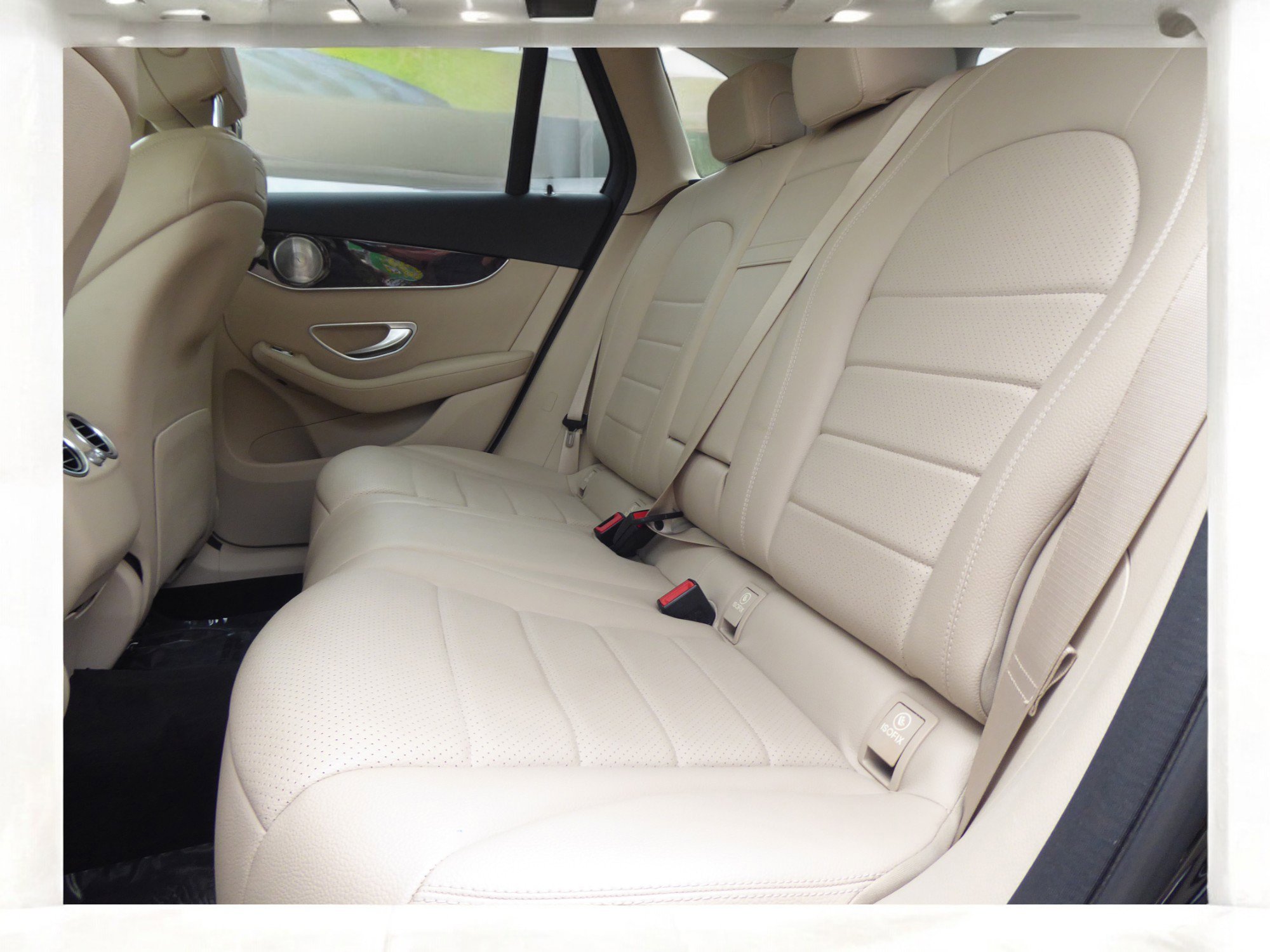 Used 2019 Mercedes-Benz GLC 300 4MATIC w/ Premium Package image 16