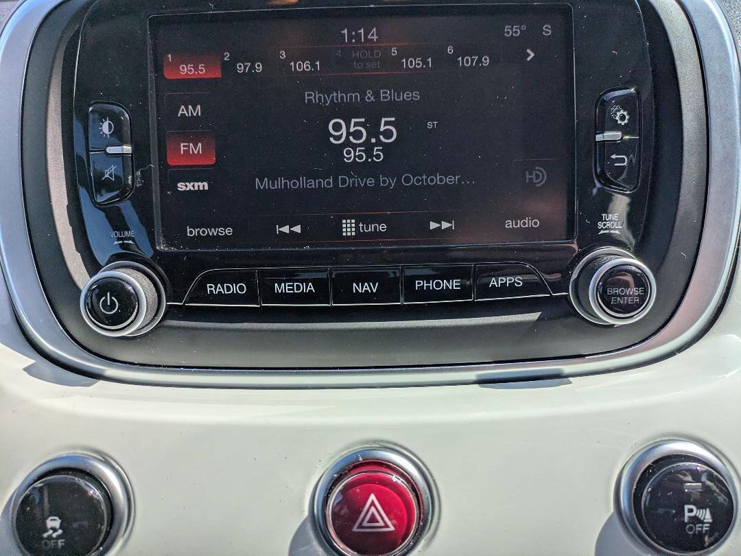 Used 2016 FIAT 500X Lounge image 19