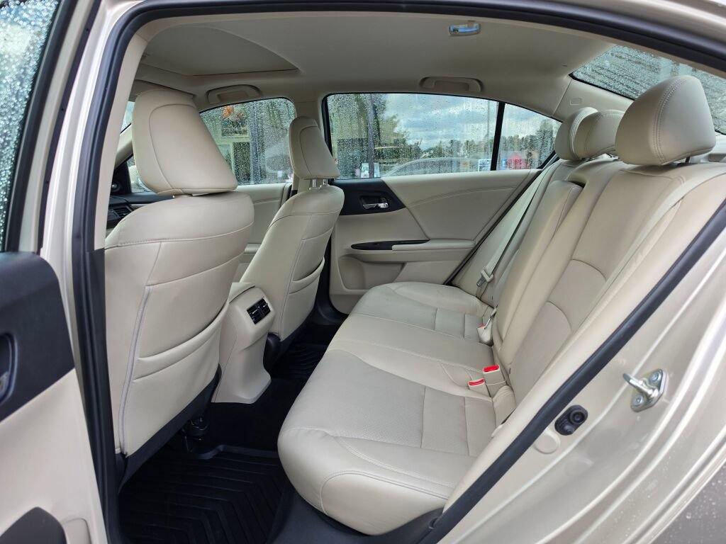 Certified 2017 Honda Accord EX-L image 16