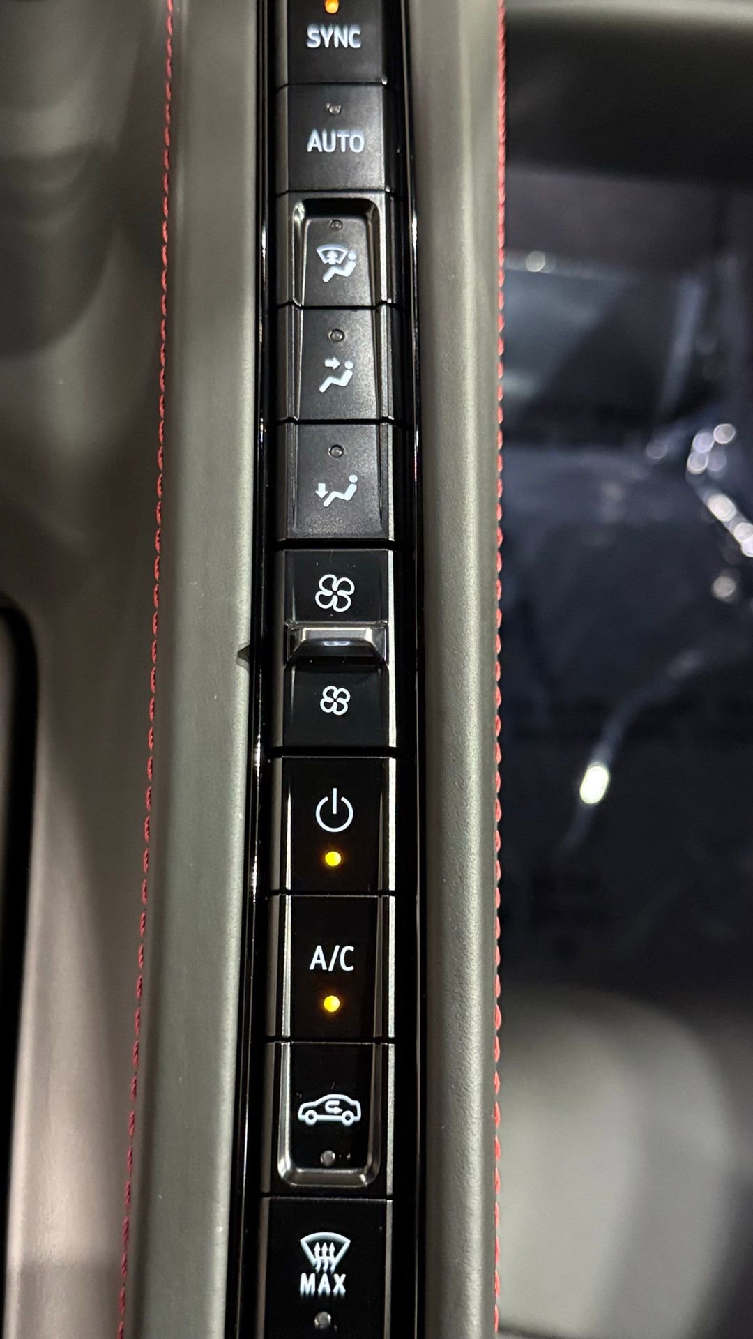 Used 2020 Chevrolet Corvette Stingray Premium Cpe w/ 3LT Preferred Equipment Group image 75