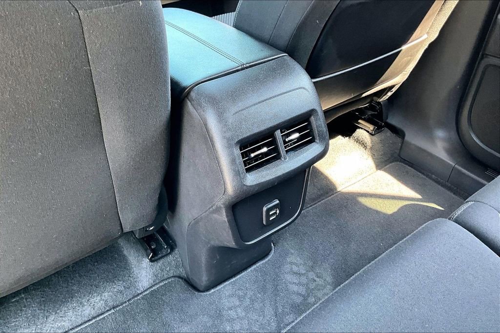 Used 2024 GMC Terrain SLE image 10