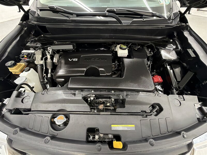 Used 2019 Nissan Pathfinder S AWD/4WD image 9