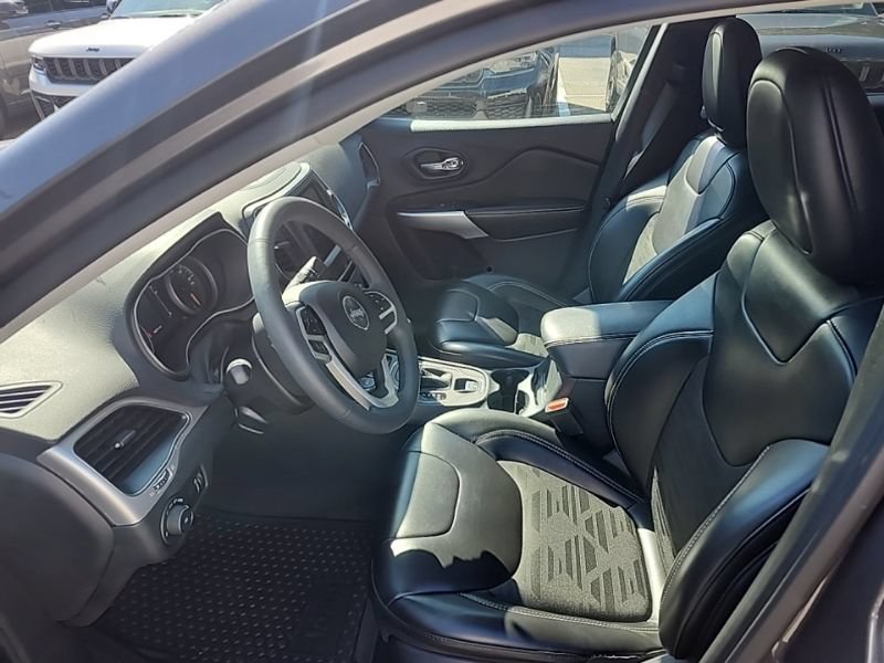 Used 2022 Jeep Cherokee Latitude w/ Sun & Sound Group AWD/4WD image 9