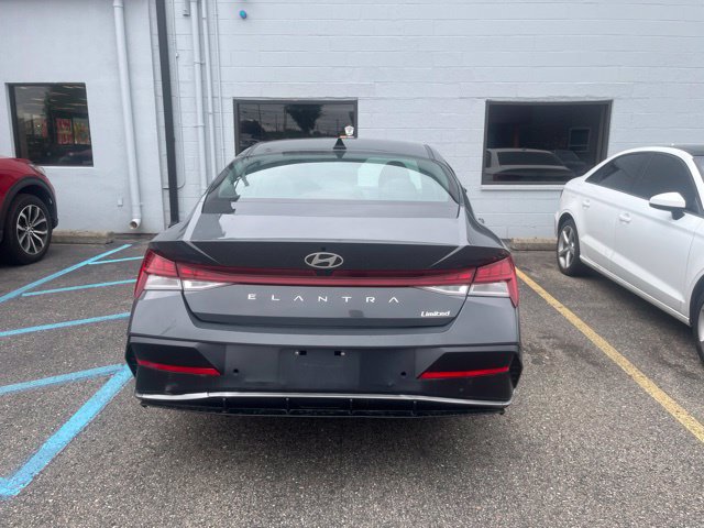 Used 2024 Hyundai Elantra Limited FWD image 6