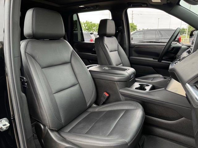 Used 2023 Chevrolet Tahoe Z71 w/ Luxury Package AWD/4WD image 33