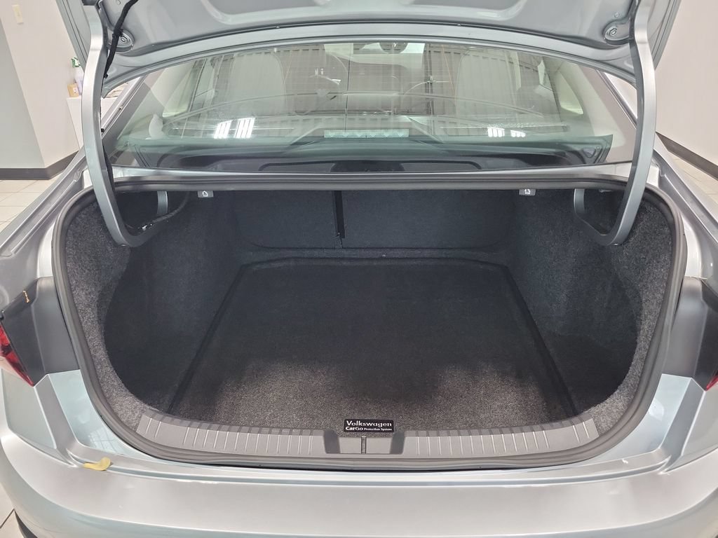 Used 2023 Volkswagen Jetta SE w/ Panoramic Sunroof Package FWD image 17