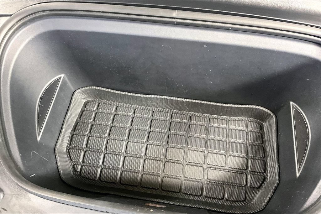 Used 2024 Tesla Model Y Long Range AWD/4WD image 31