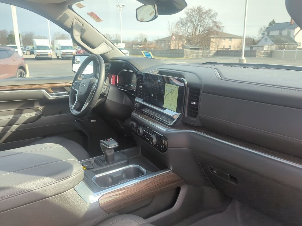 Certified 2024 Chevrolet Silverado 1500 RST w/ Convenience Package II image 17