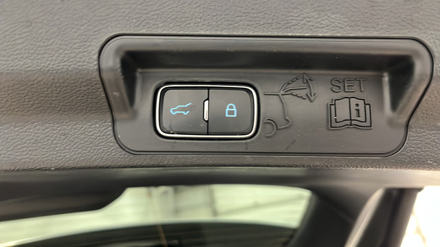 Used 2024 Ford Explorer XLT AWD/4WD image 28