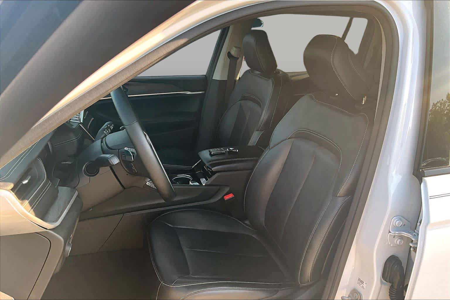 Used 2021 Jeep Grand Cherokee L Limited RWD image 7
