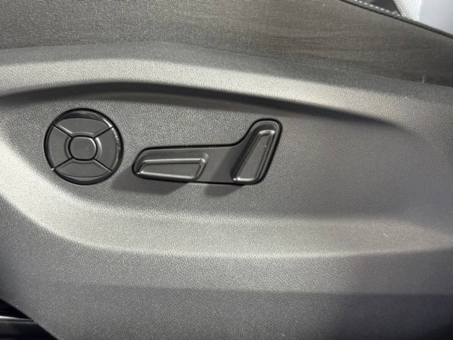 Used 2025 Volkswagen Tiguan SE R-Line AWD/4WD image 13