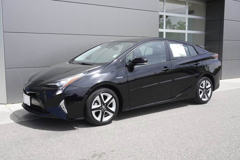 Used 2017 Toyota Prius Four Touring w/ Premium Convenience Package image 3