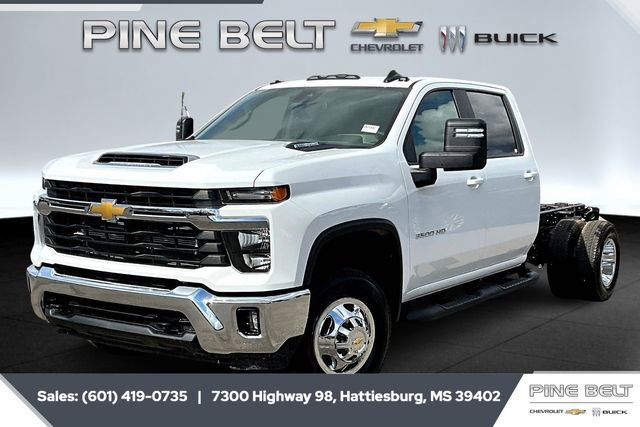 New 2026 Chevrolet Silverado 3500 LT image 2