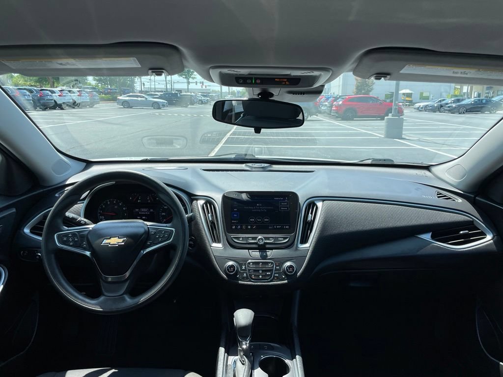 Used 2025 Chevrolet Malibu LT FWD image 10