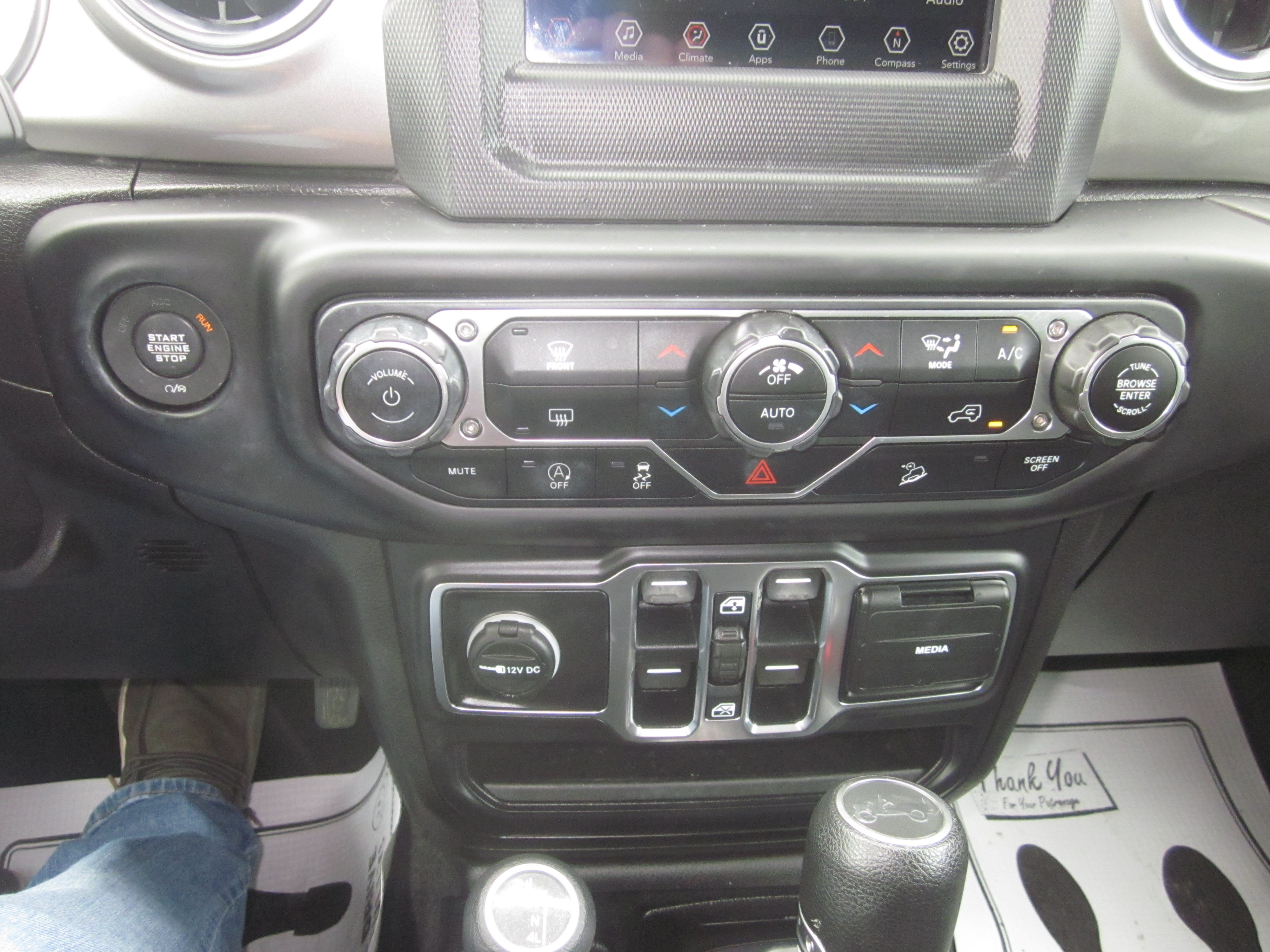 Used 2019 Jeep Wrangler Unlimited Sahara AWD/4WD image 16