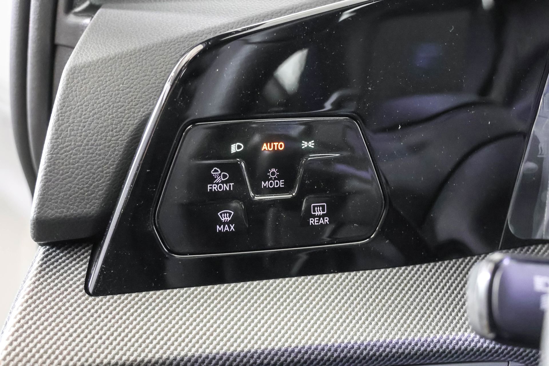 New 2026 Volkswagen Golf 2.0T image 21